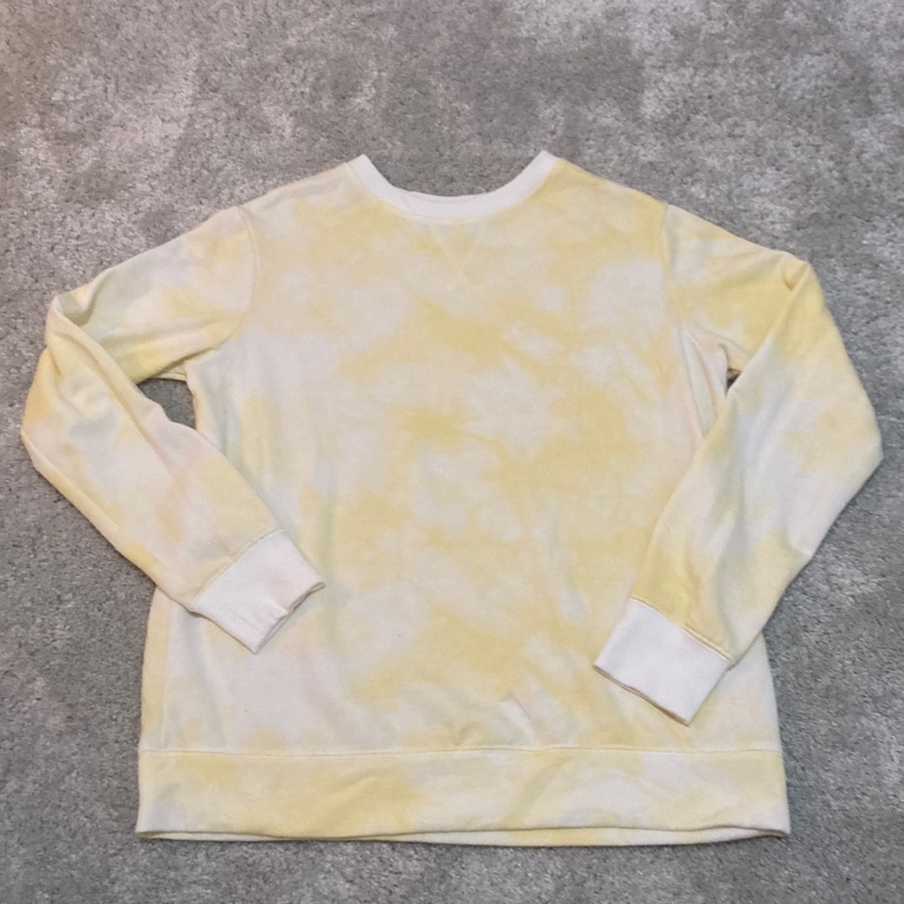 Pastel cloudy yellow sweatshirt crew neck
